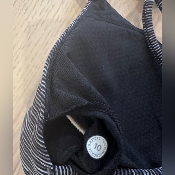 Lululemon Padded Sports Bra. - Picture 3 of 3